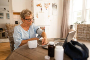 how does a cellular-connected blood pressure monitor work?